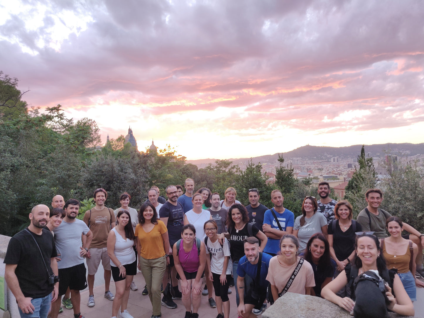 👩🏼💻 After-Work Paseíto + Cervecita 🍻 Súper fácil 4km 💪 ➸ 🗓️ Jueves, 07.08.25
