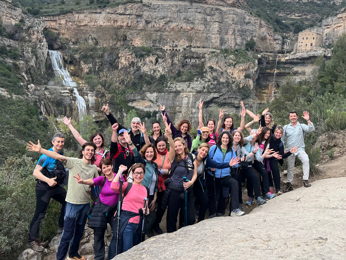 👣45-65 años 🚌 BUS URBANO 🍂 Increíble e histórico Sant Miquel del Fai 🌳 Intermedio 14km💪➸ 🗓️ Sábado, 25.10.25