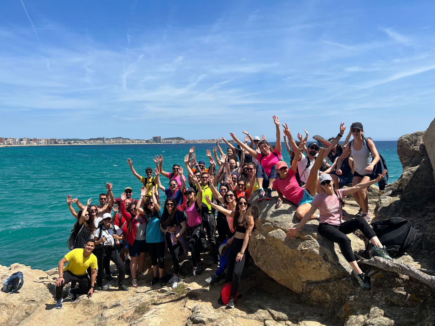 👣45-65 años 🚅EN TREN 🌞 Preciosa ruta costera Vilanova - Sitges 🌊 Fácil 9km 💪 ➸ 🗓️ Sábado, 21.06.25