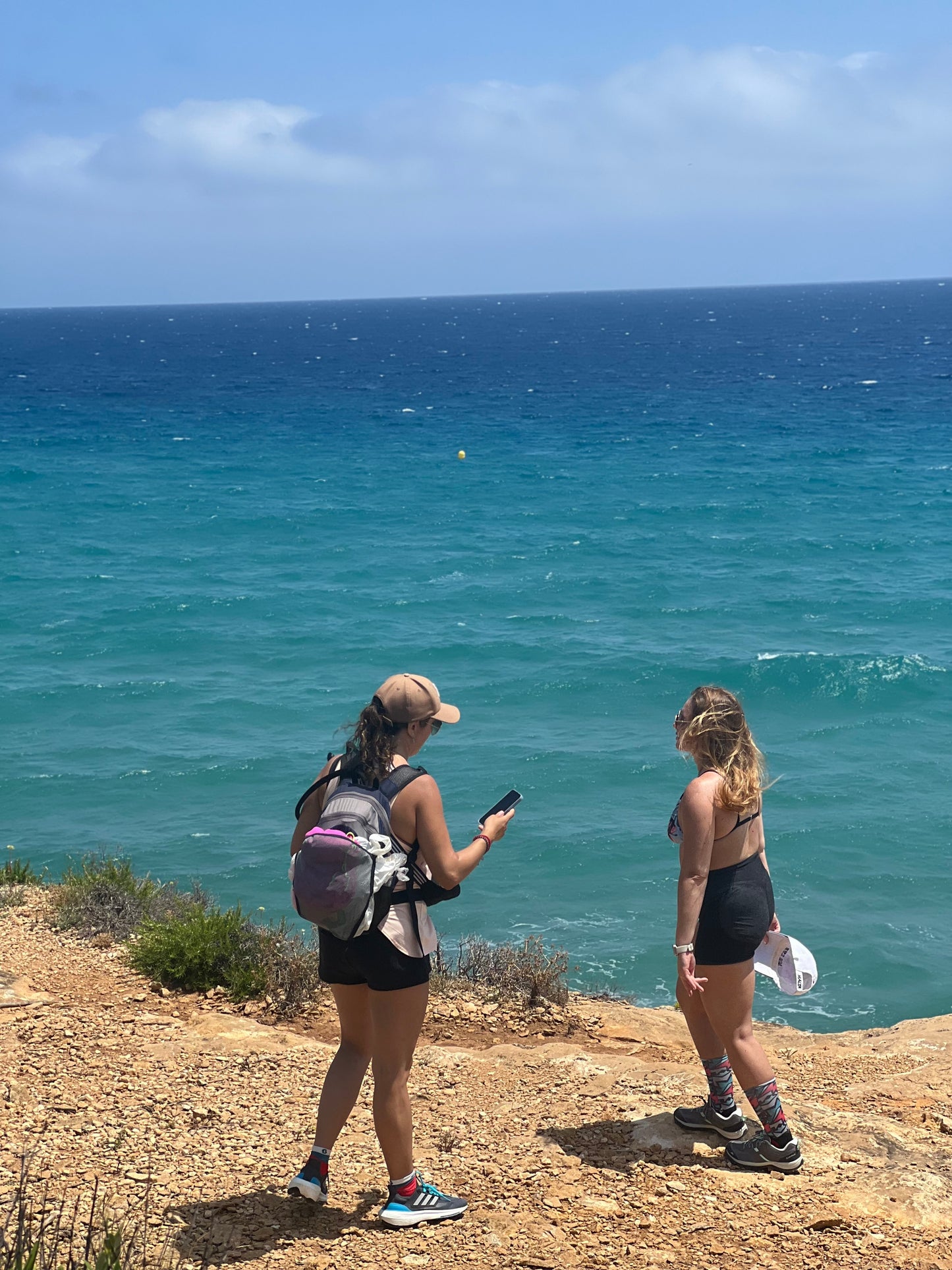 🚅 EN TREN ☀️ Calas turquesas: Blanes - Lloret de Mar 🌊 Fácil-Intermedio 14km 💪 ➸ 🗓️ Domingo, 10.08.25