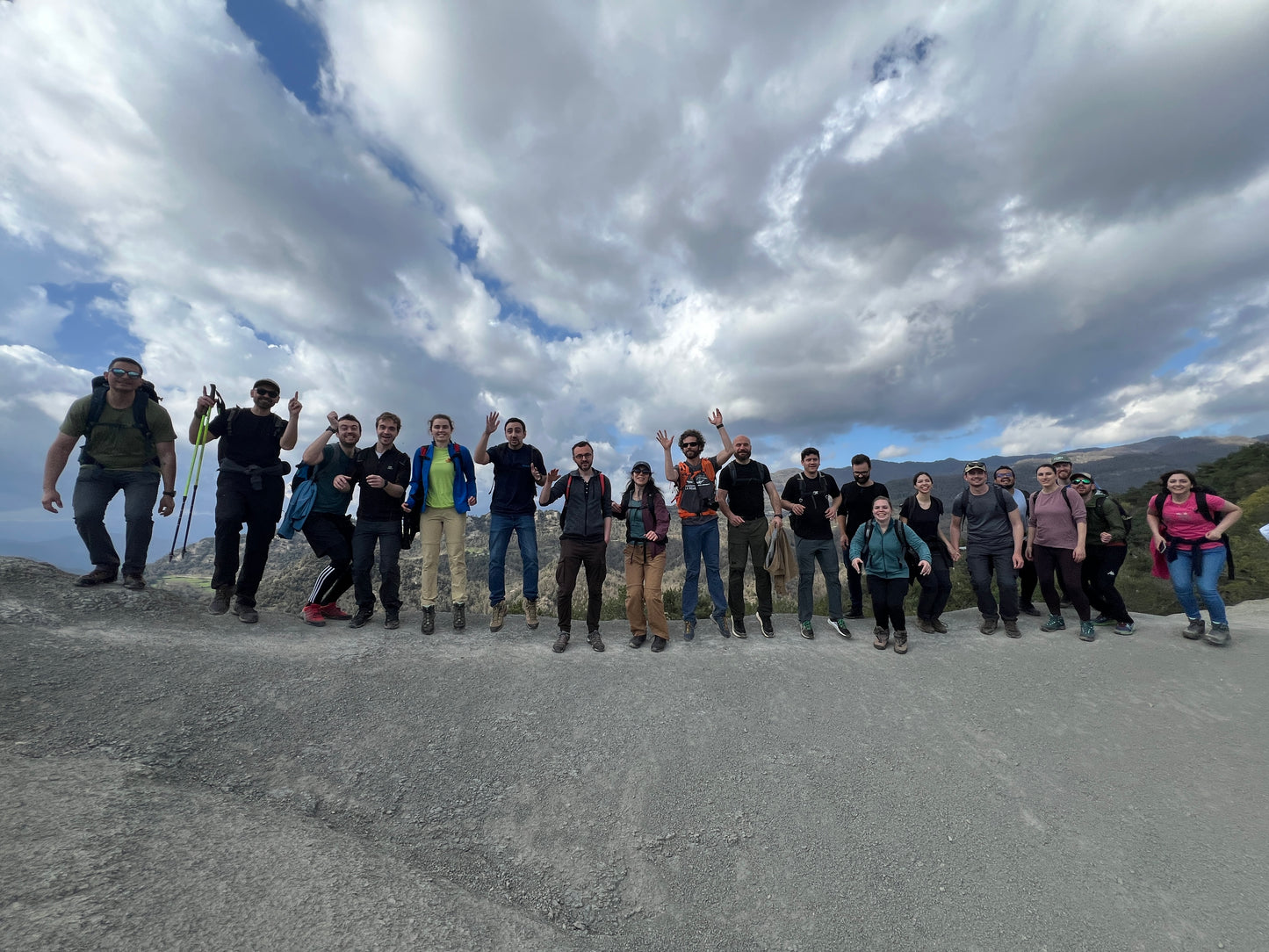 🔥3 plazas 🚌 BUS URBANO/TREN 🌊 Salt del Mir: La Cascada mágica de Catalunya 🧚🏼♂️ Intermedio 17km 💪 ➸ 🗓️Sábado, 11.04.26