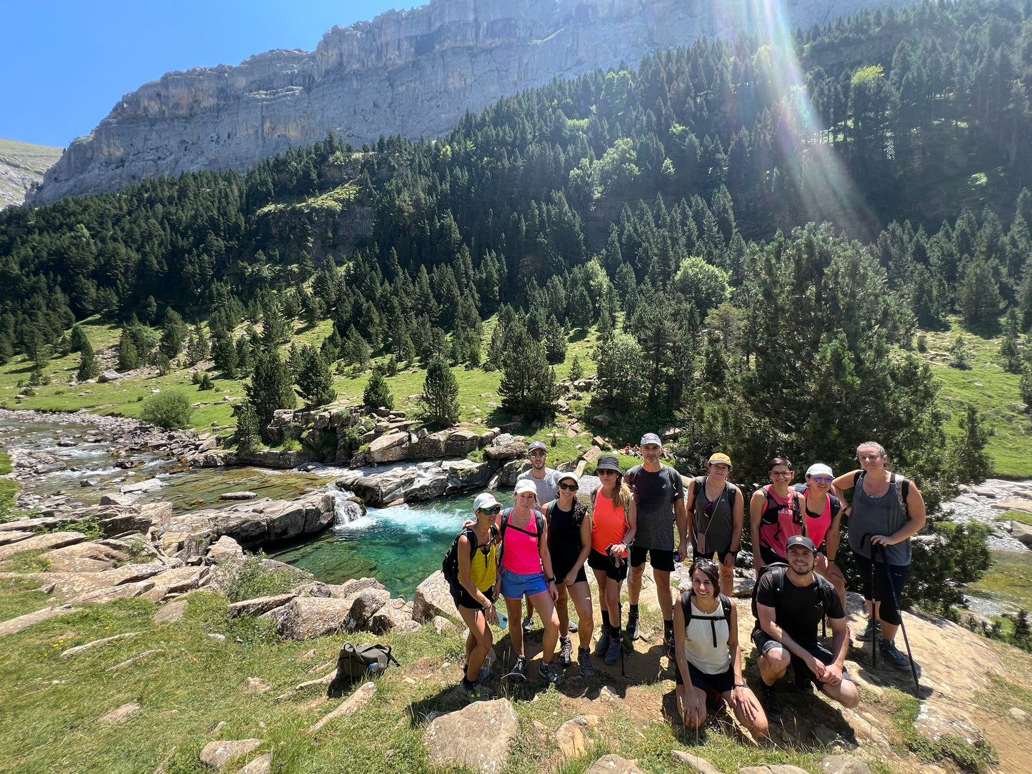 🔥2 plazas📍BCN 🎃 HALLOWEEKEND 🏔️ Ordesa, lago glaciar y tirolina 🚀 Intermedio 💪💰229€-249€ ➸ 🗓️ Sábado, 01.11.25 - Domingo, 02.11.25