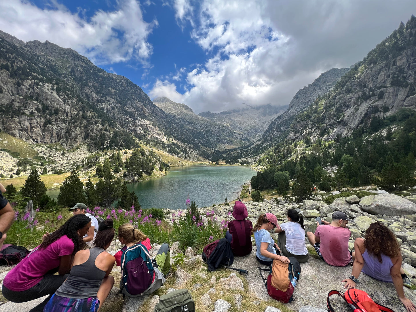 🔥2 plazas📍BCN 🎃 HALLOWEEKEND 🏔️ Ordesa, lago glaciar y tirolina 🚀 Intermedio 💪💰229€-249€ ➸ 🗓️ Sábado, 01.11.25 - Domingo, 02.11.25