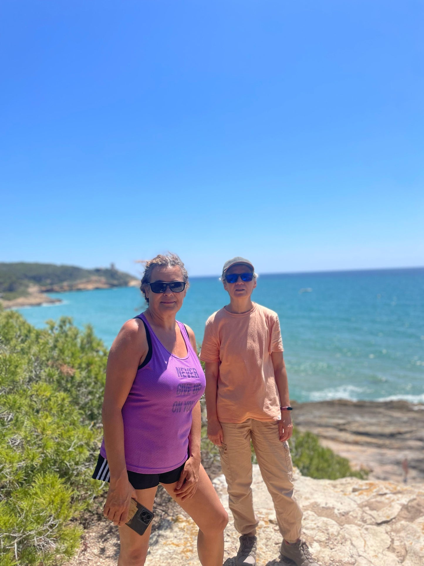 👣45-65 años 🚅EN TREN 🌞 Preciosa ruta costera Vilanova - Sitges 🌊 Fácil 9km 💪 ➸ 🗓️ Sábado, 21.06.25