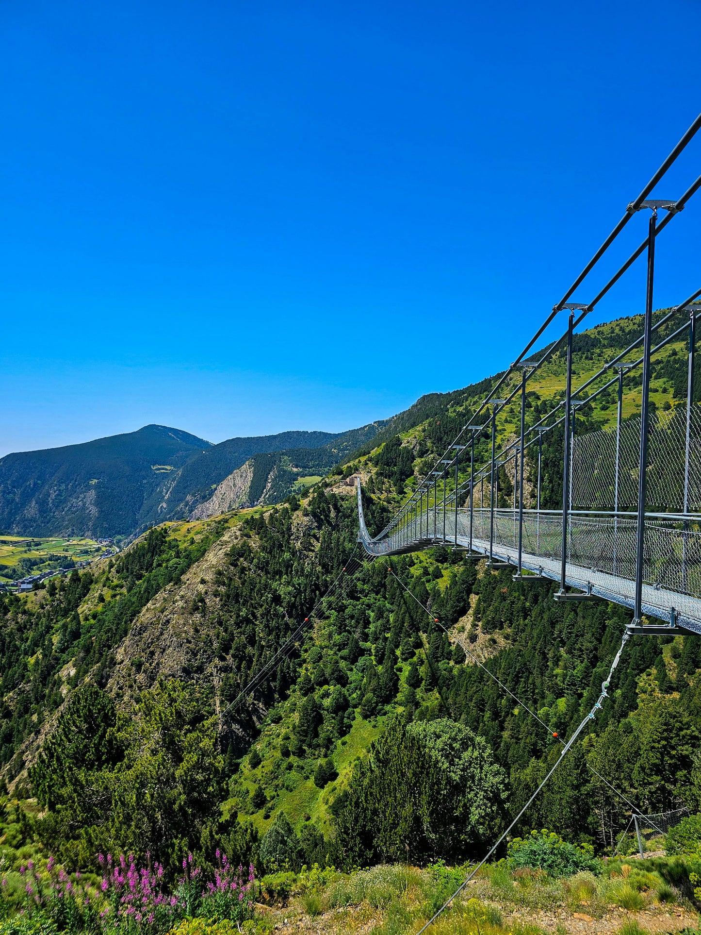 🚌 EN BUS🛡️Los Hikers conquistan Andorra - Lagos de Tristaina, Puente Tibetano y Mirador del Quer 😍 Avanzado 10km 💪 ➸ 🗓️ Sábado, 05.07.25