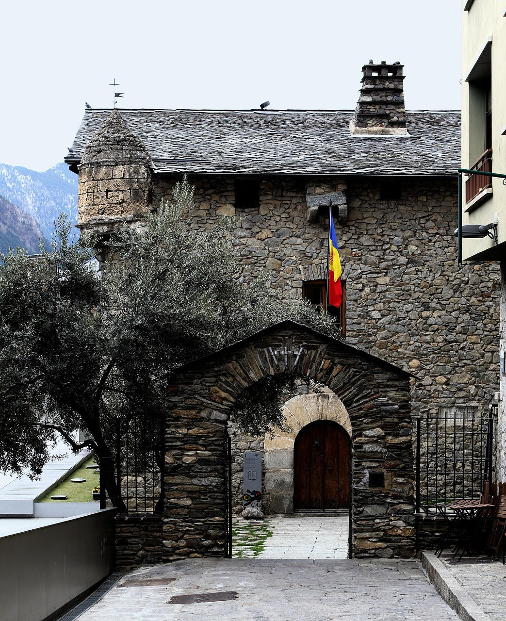 🚌 EN BUS🛡️Los Hikers conquistan Andorra - Lagos de Tristaina, Puente Tibetano y Mirador del Quer 😍 Avanzado 10km 💪 ➸ 🗓️ Sábado, 05.07.25