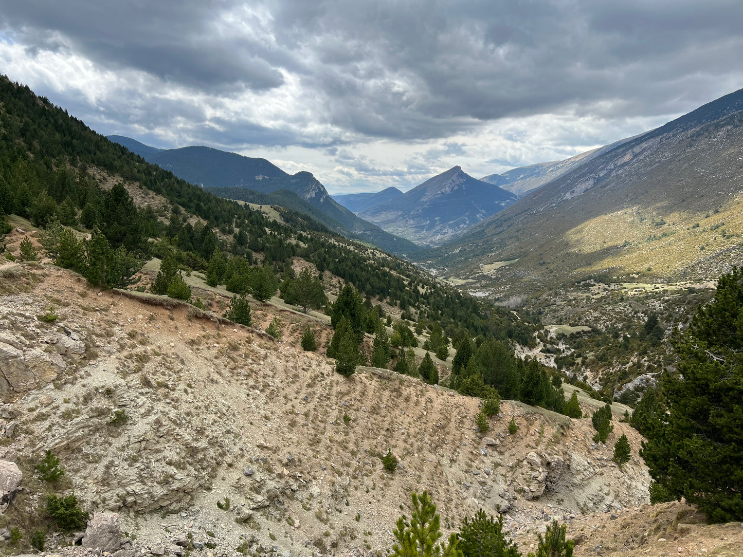 🔒COMPLETO 🚌 EN BUS 🤯 Magnífico Pedraforca 360º 🏔️ Intermedio-Avanzado 16km 💪 ➸ 📅 Sábado, 14.06.25