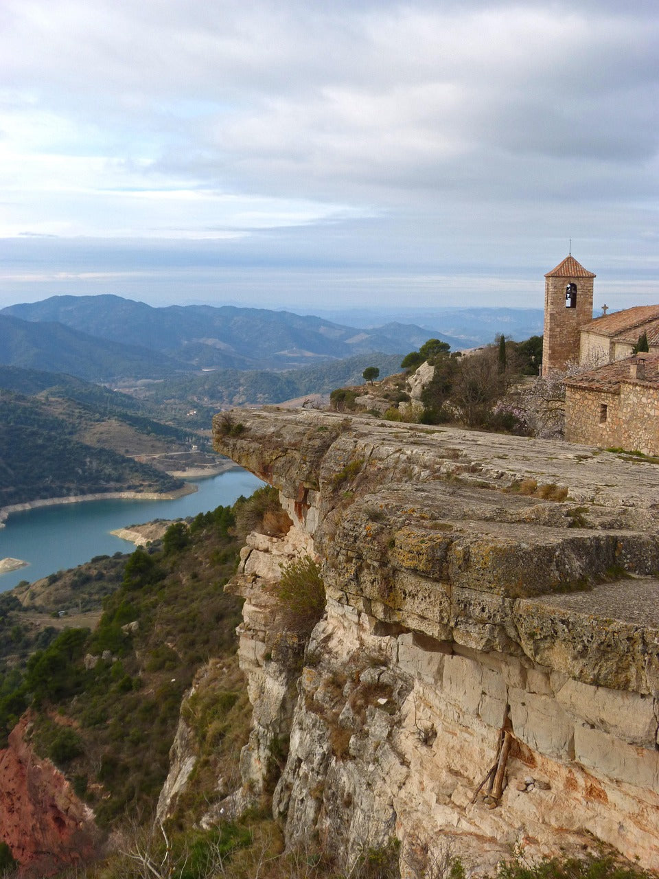 🚌 EN BUS 💎 Siurana, la joya de Tarragona, y gorgs espléndidos de Prades 🌊 Intermedio 16km 💪 ➸ 🗓️ Sábado, 28.06.25