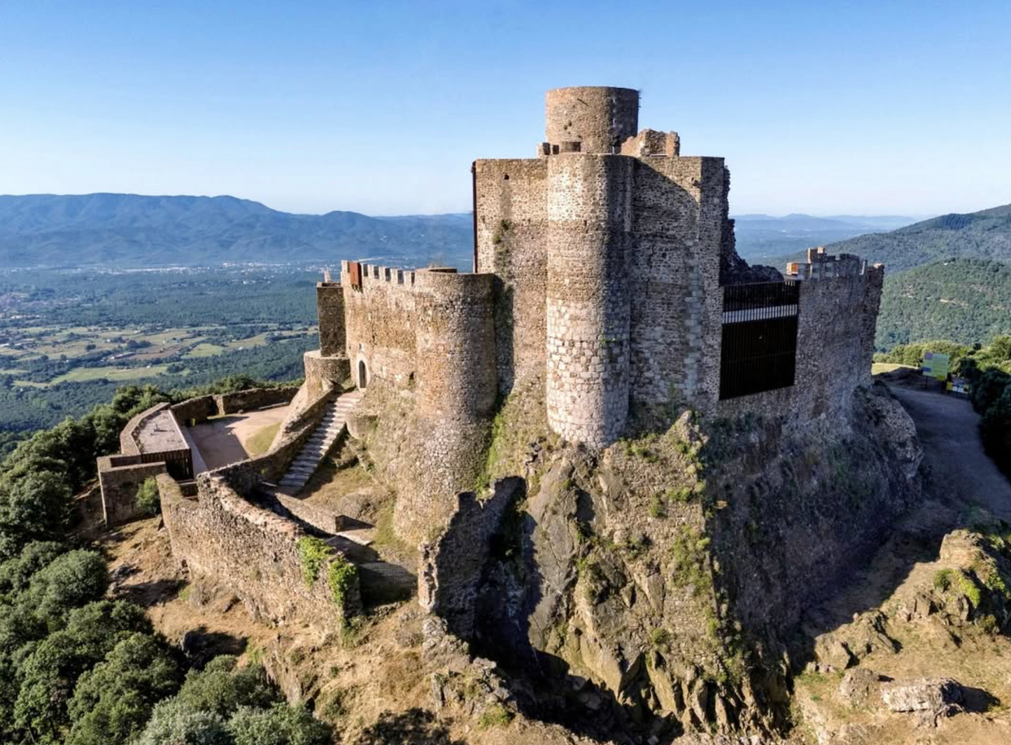 🔥5 plazas 🙋🏼‍♀️ 45-65 años 🚅 TREN 🏰 Breda - Castillo Montsoriu ⚔️ Fácil-Intermedio 💪🏽 ➸ 🗓️Sábado, 14.02.26