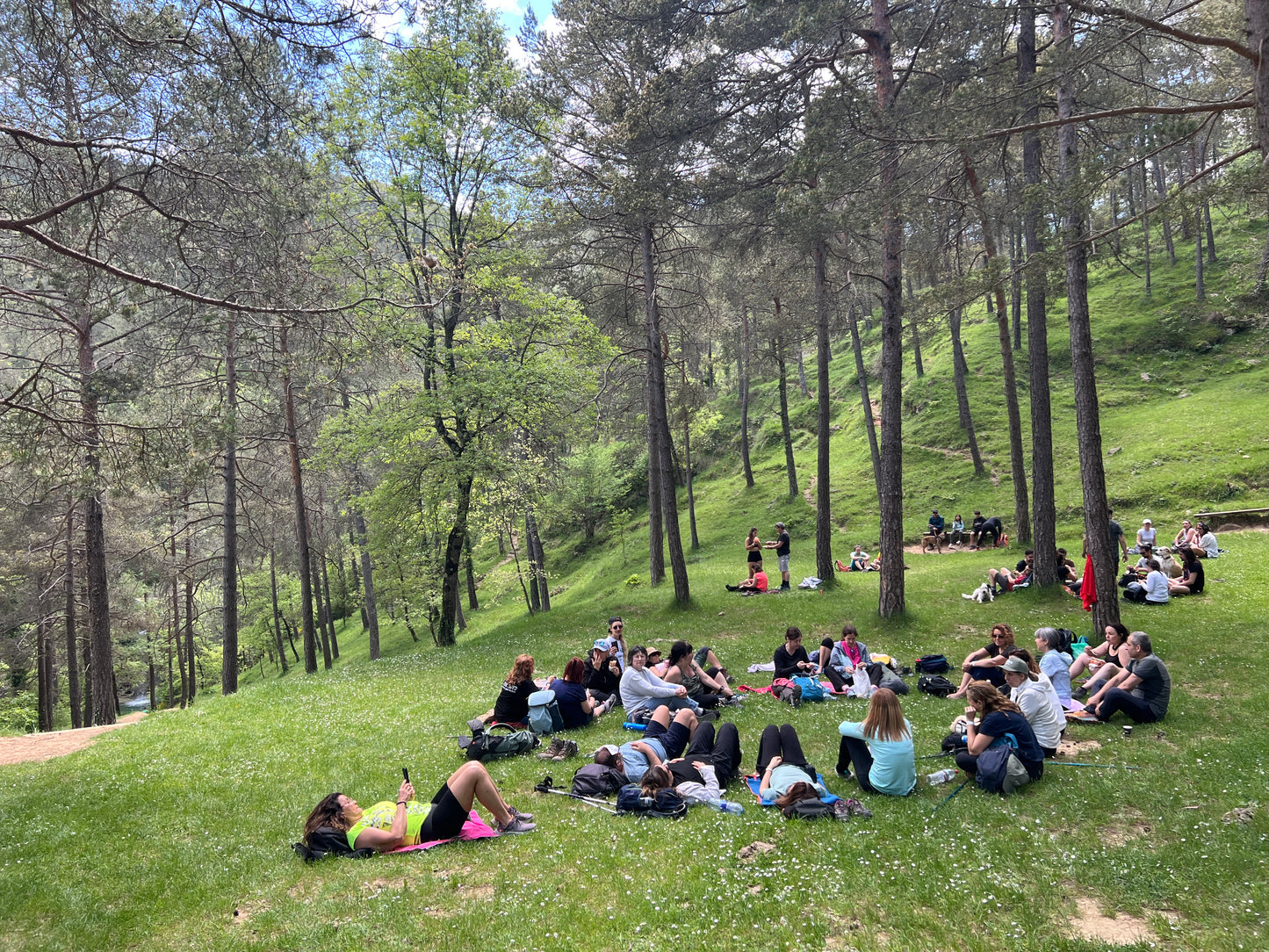 🙋🏼‍♀️ 45-65 años ❄️ SEMANA SANTA - Minivacaciones en Prepirineo 🌳 Intermedio 💪 💰219€-249€ ➸ 🗓️ Viernes, 03.04.26 - Domingo, 05.04.26