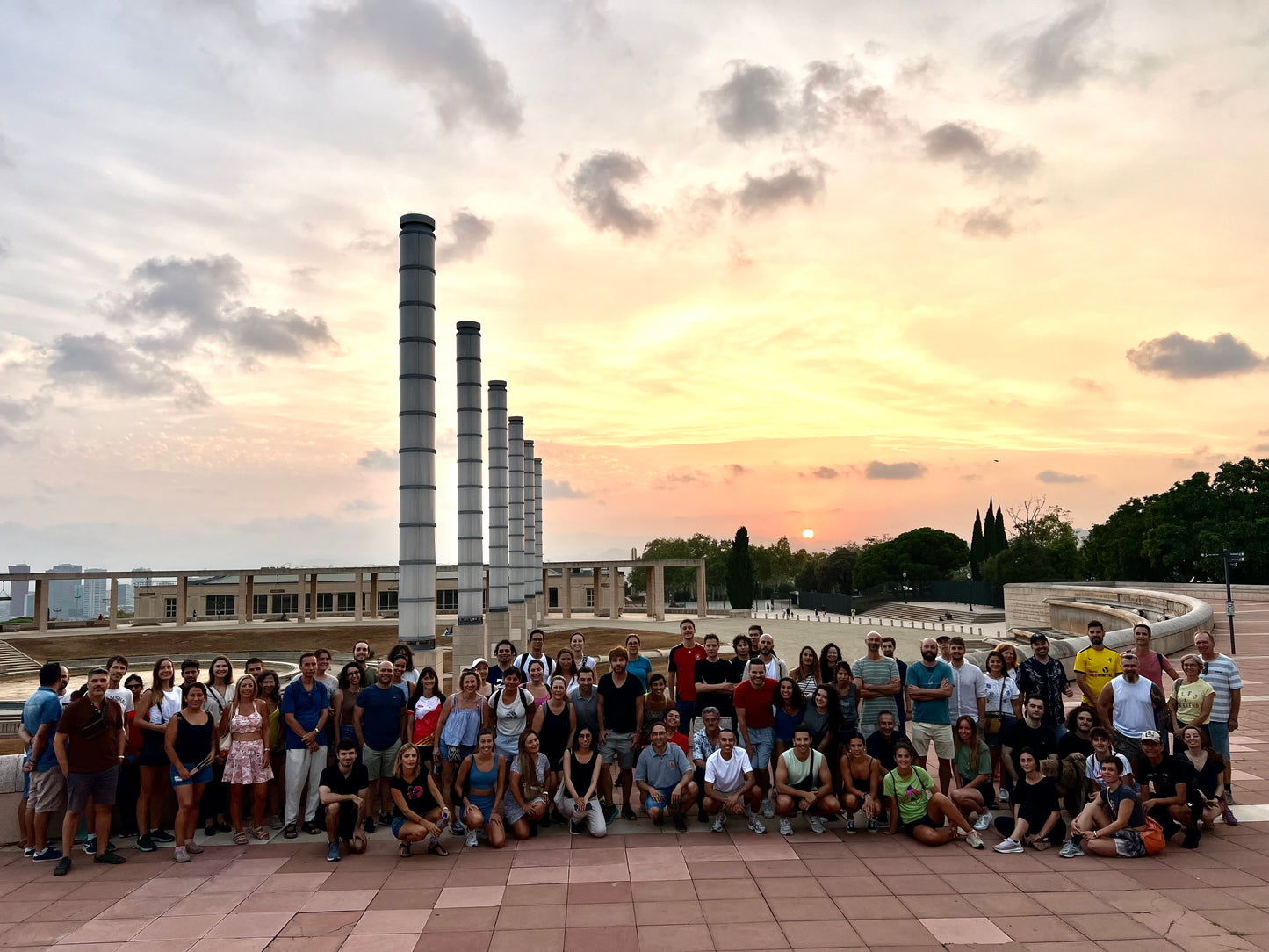 👩🏼‍💻 After-Work 🌳 Paseito 1 Hora por Montjuïc + Cervecita Poble Sec!🍺 ➸ 🗓️ Jueves, 05.02.26