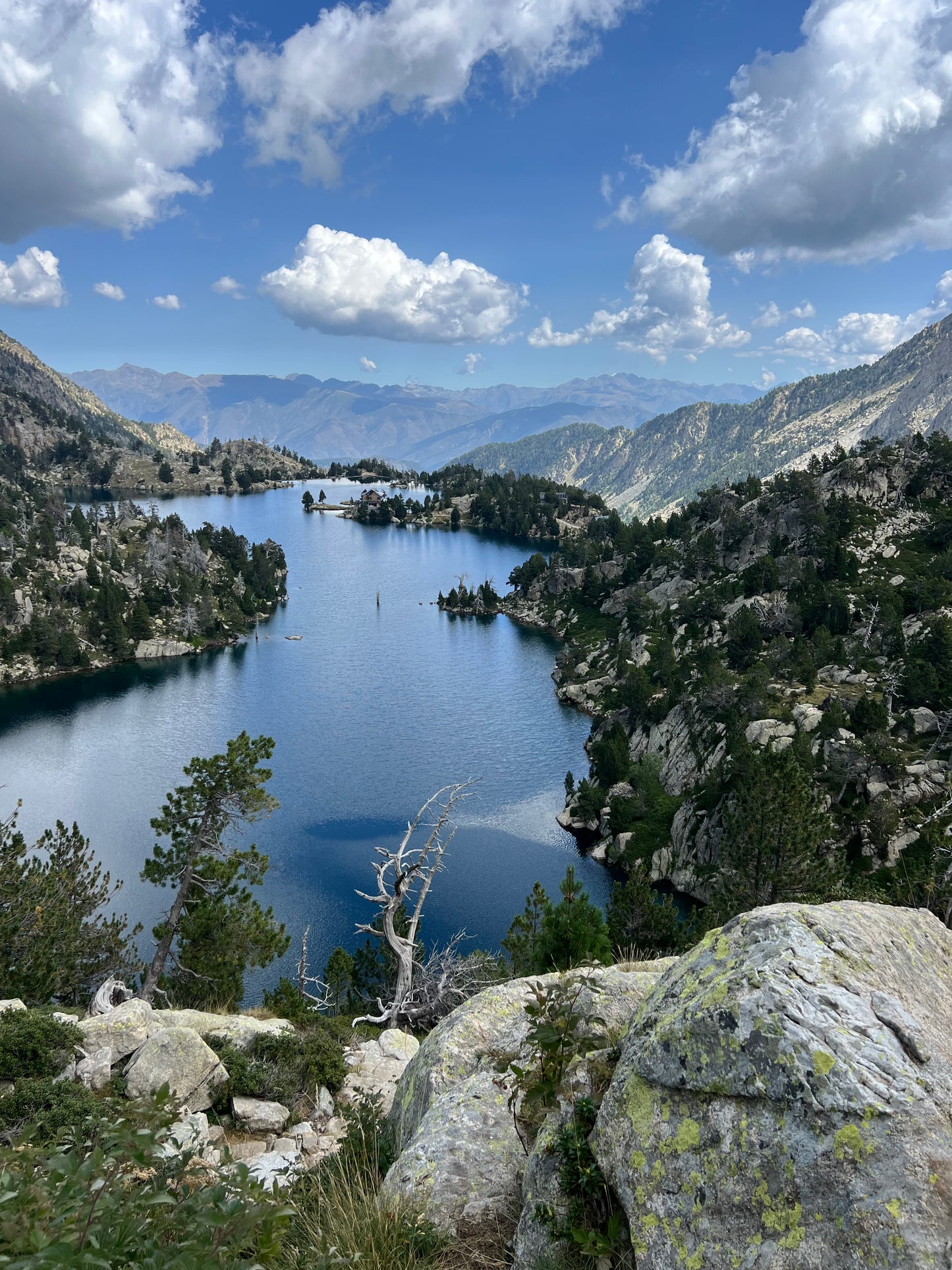 📍BCN ❄️ PUENTE DICIEMBRE 😍 Maravilloso Parque Nacional de Aigüestortes 🏔️ Intermedio 💪 💰149€-199€ ➸ 🗓️ Sábado, 06.12.25 - Lunes, 08.12.25