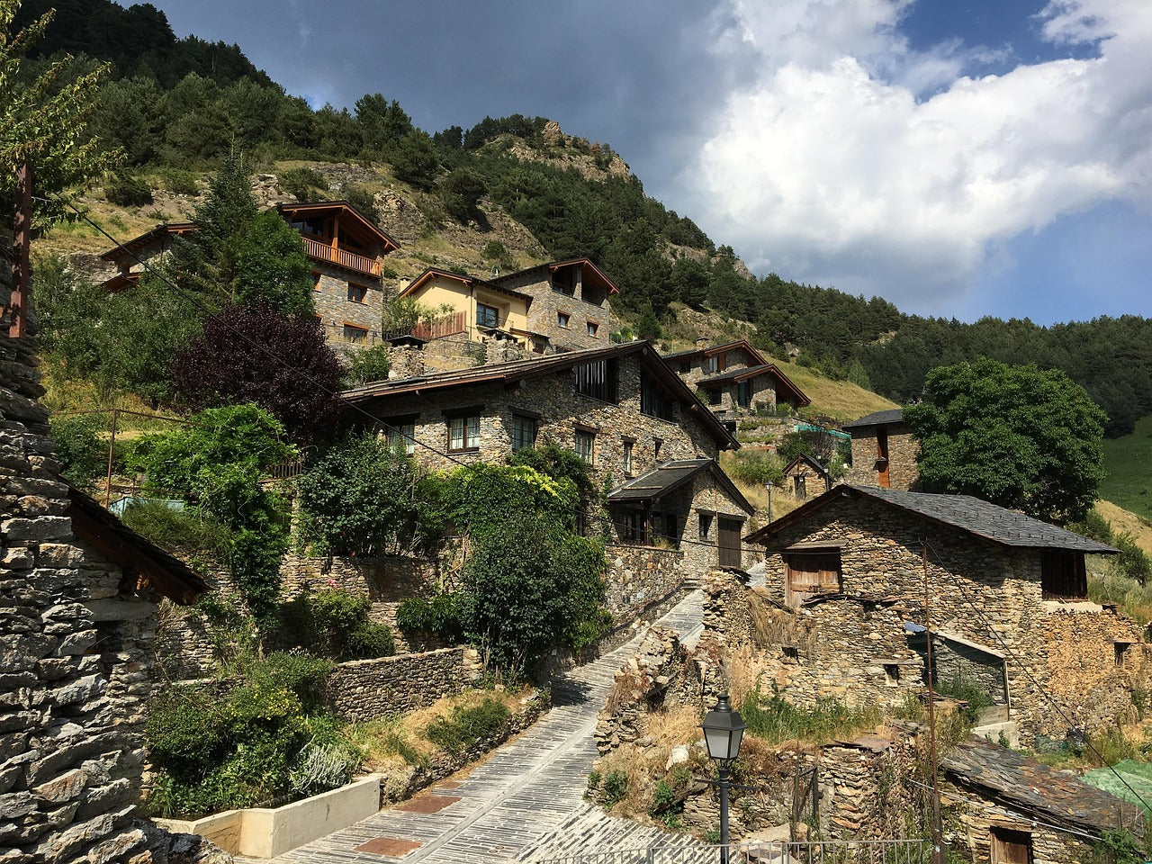 🚌 EN BUS🛡️Los Hikers conquistan Andorra - Lagos de Tristaina, Puente Tibetano y Mirador del Quer 😍 Avanzado 10km 💪 ➸ 🗓️ Sábado, 05.07.25