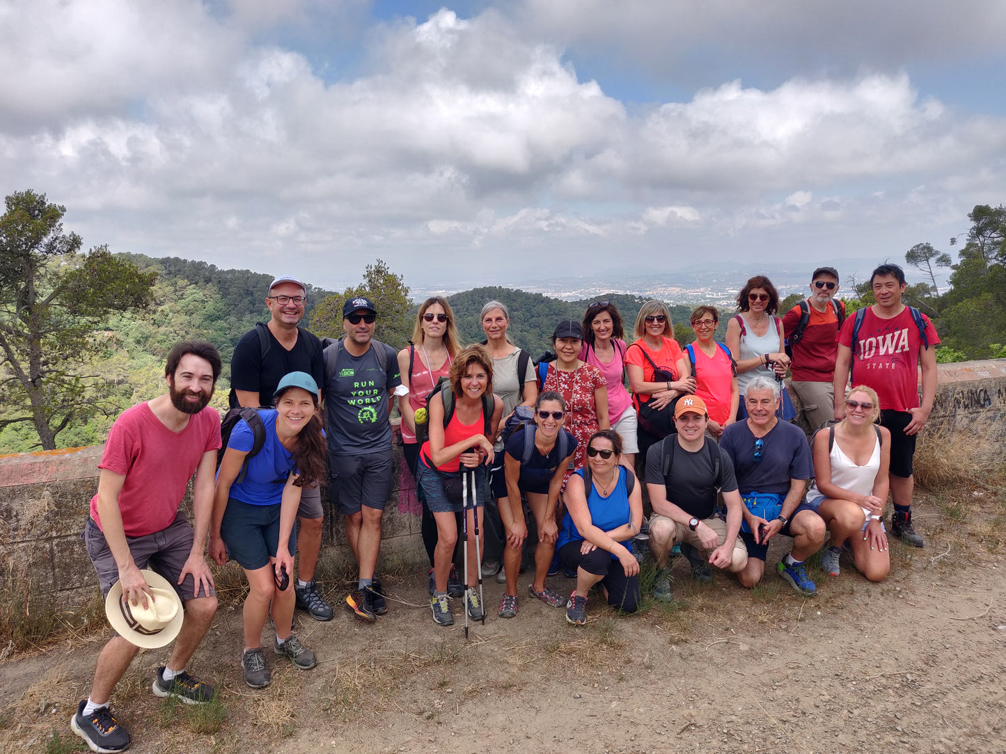 🙋🏻 45-65 años 🚅 TREN 🌳 Mítica Colonia Güell - Oeste de Barcelona 💚 Intermedio 💪🏽 ➸ 🗓️ Sábado, 17.01.26